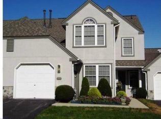 151 Hawthorne Ct, Wyomissing, PA