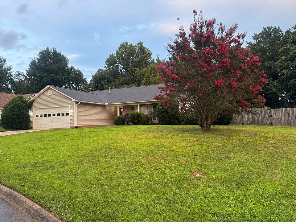 114 Hawks Nest Dr