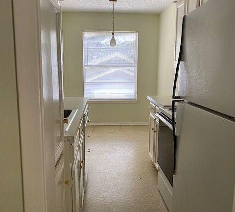 3rd image of 5836 Locke Ave APT 201