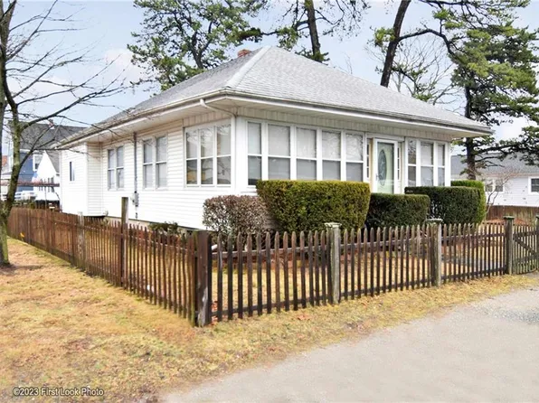 128 Smith St E, Providence, RI 02905