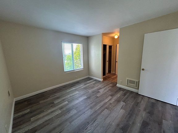 3rd image of 4960 Clairemont Mesa Blvd #206