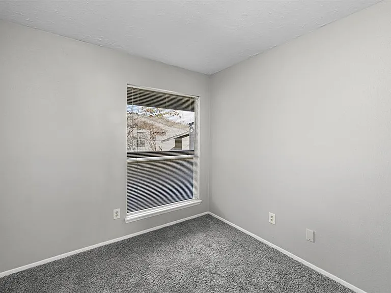 7313 Gulf Fwy — Photo 4