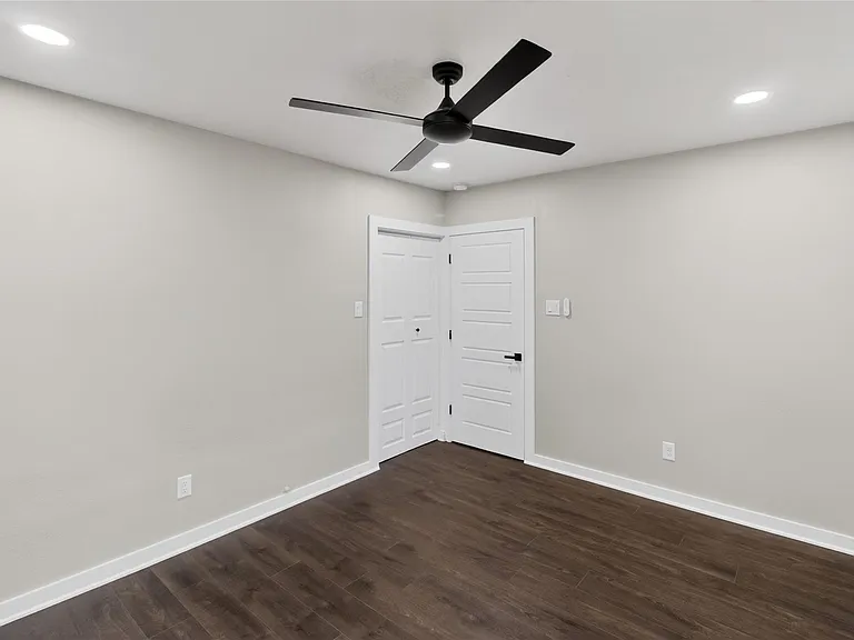 428 Van Molan St — Photo 15