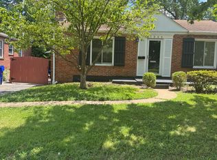 1066 Groby Rd, Saint Louis, MO 63130