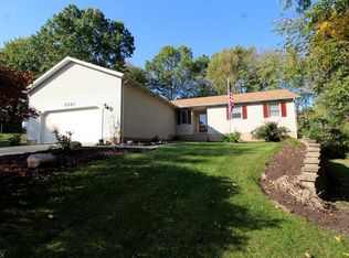 3221 Summit Rd, Ravenna, OH 44266
