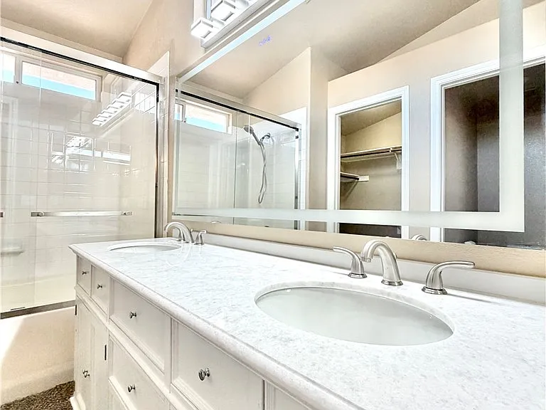 10087 Yellow Canary Ave — Photo 26