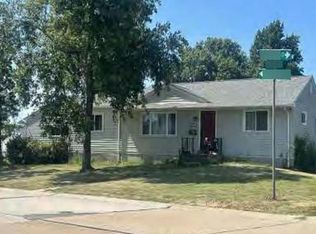 4321 Fatima Dr, Saint Louis, MO 63123