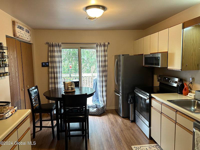 4th image of 25C Pine Lane APT 7