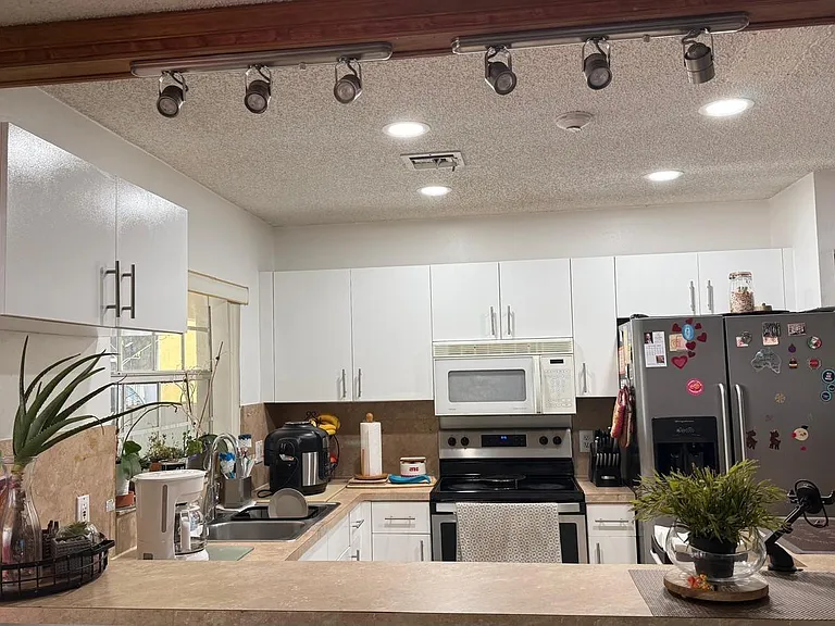 593 Bedford Ave — Photo 19
