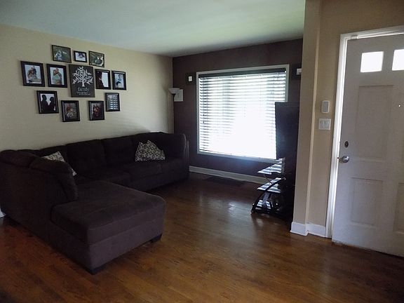 2nd image of 617 E Park Blvd