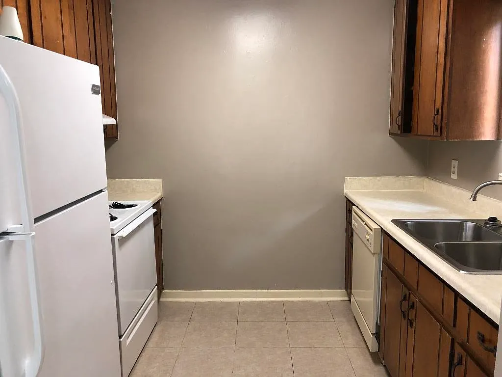 2 bed, 800 sqft, $995 — Photo 4
