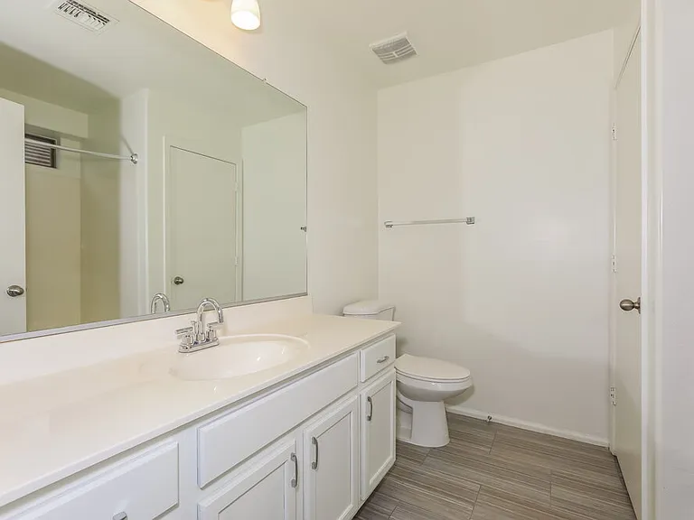 1718 E Daniella Dr — Photo 11