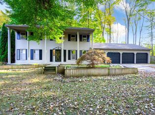 7505 Falling Leaf Ct, Flushing, MI 48433