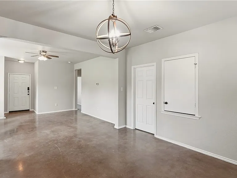 147 Rosedale Ave — Photo 5