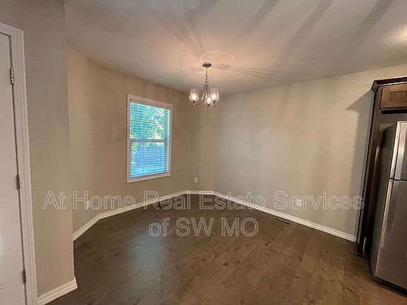 4th image of 1210 N Culpepper Ave