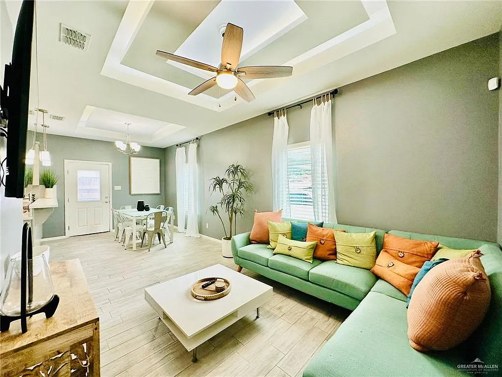 2 bed, 2.0 bath, 954 sqft, $1,250 — Photo 3