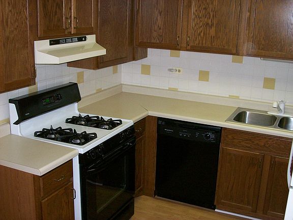 3rd image of 1425 Ellisville Ln