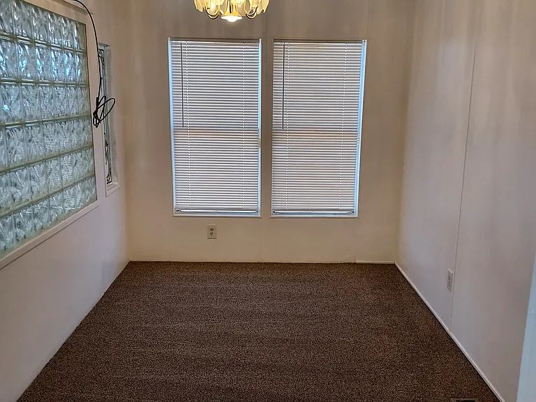 2466 Merrill Ave — Photo 10