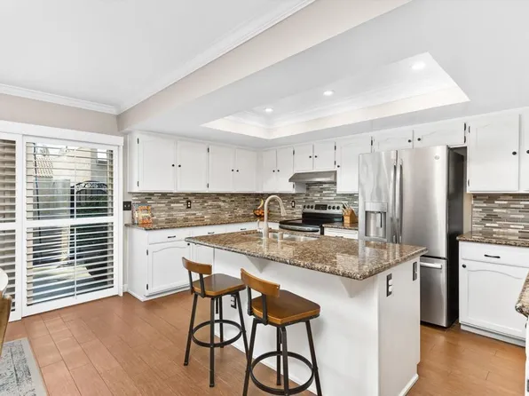 7057 Poco Senda, Riverside, CA 92504