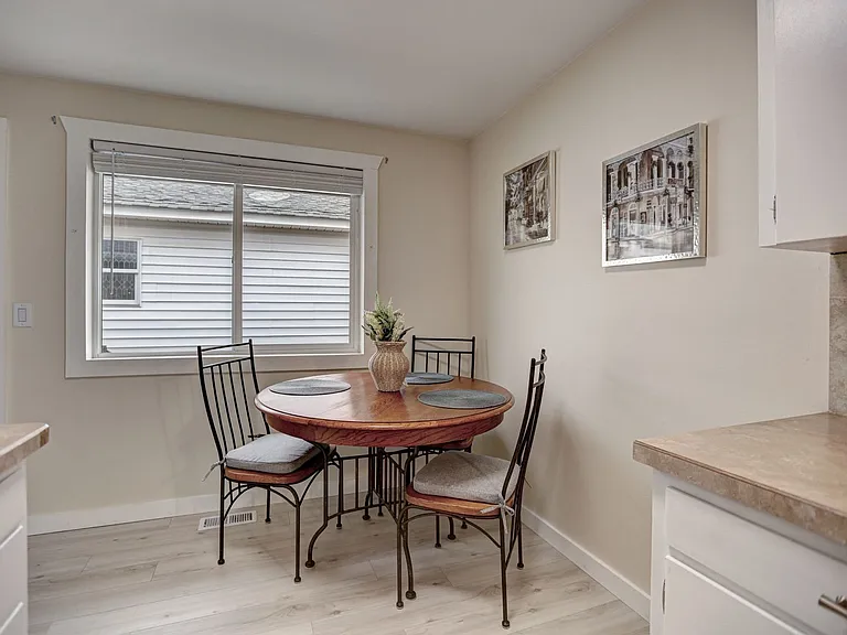 1206 E Heroy Ave — Photo 8