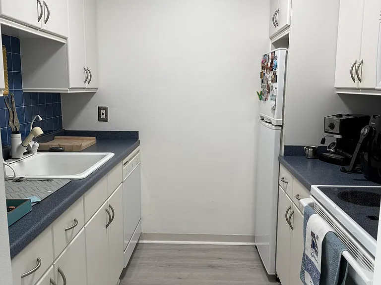 111 Briny Ave #905 — Photo 16