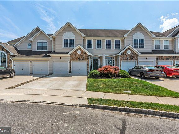 3rd image of 14 Spyglass Ct
