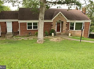 5807 Black Hawk Dr, Oxon Hill, MD 20745