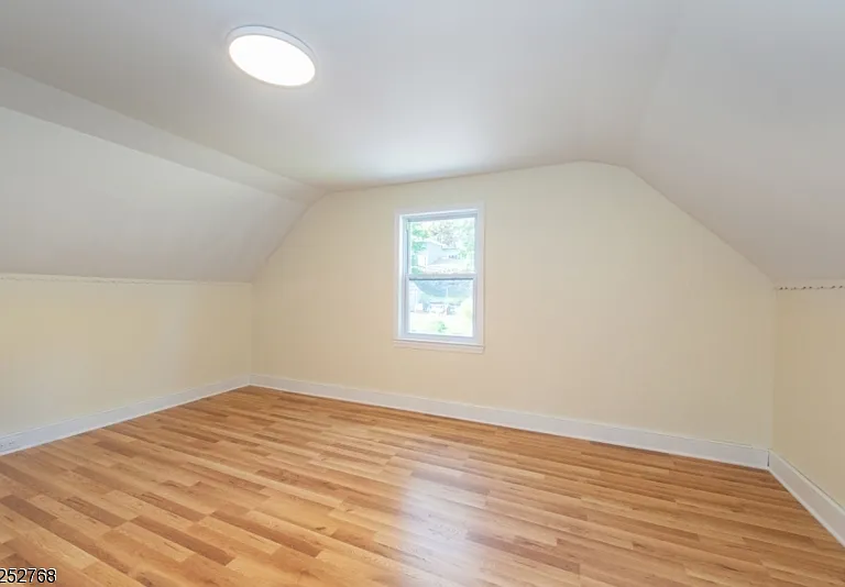19 Center Ave — Photo 28