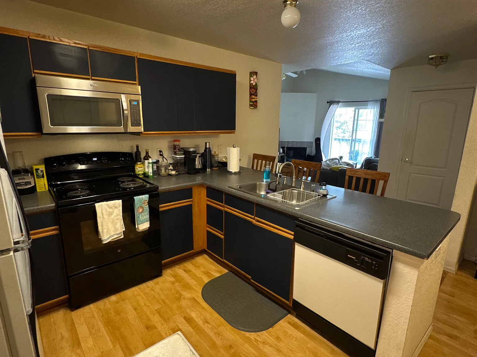 2 bed, 1026 sqft, $3,800 — Photo 4