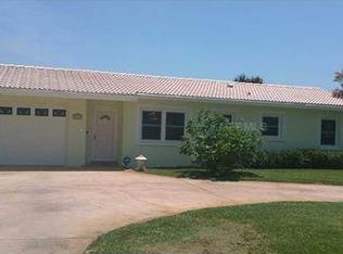 9045 Sun Isle Dr NE, Saint Petersburg, FL 33702
