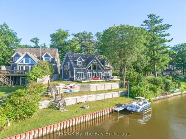 2056 River Rd W, Wasaga Beach, ON L9Z 2W1