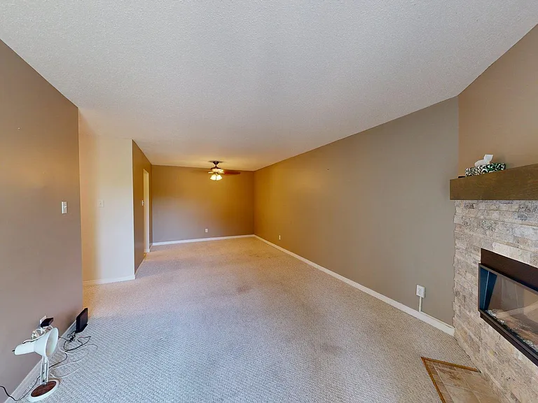 729 Deveron Cres #208 — Photo 21