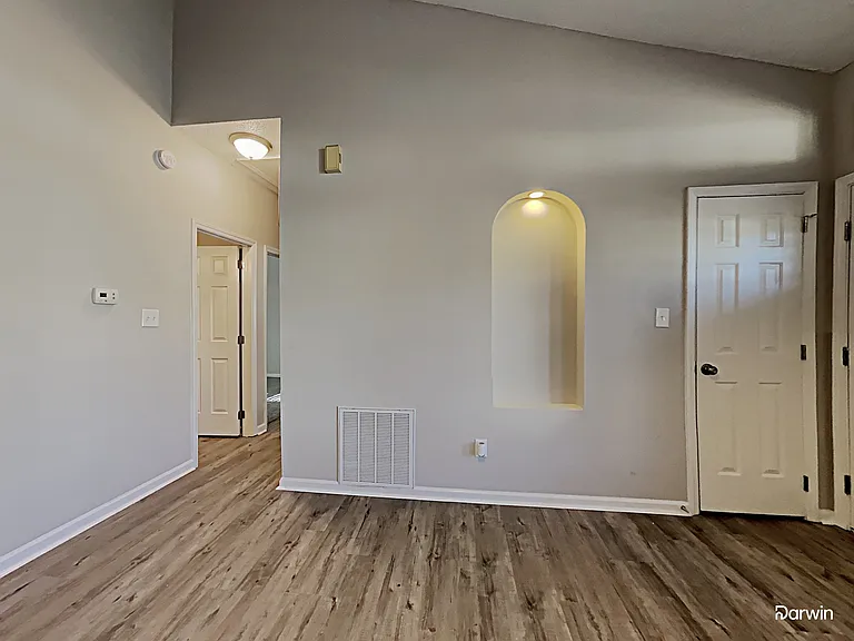 423 Cottonwood Park Dr — Photo 5