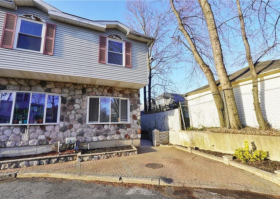 1st image of 115 Bement Ct