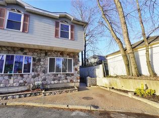 115 Bement Ct, Staten Island, NY 10310
