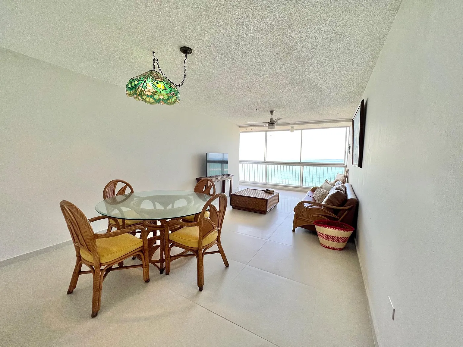 2 bed, 942 sqft, $2,600 — Photo 3