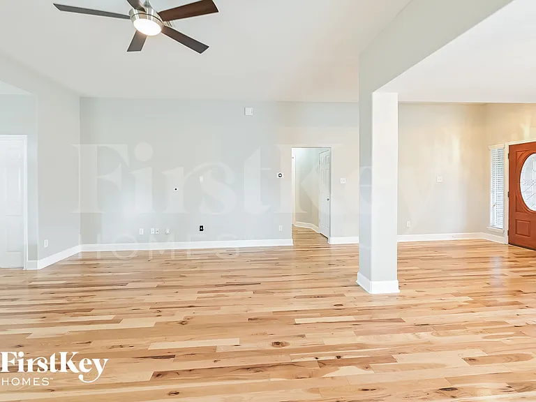 10364 Stone Gate Dr — Photo 4