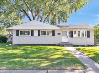 697 Worchester St, Westland, MI 48186