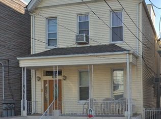 215 Maple St #2, Weehawken, NJ 07086