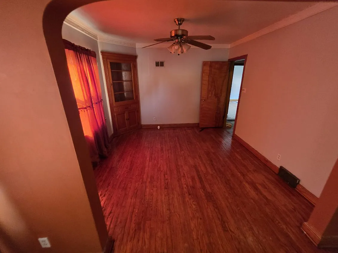 2 bed, 1200 sqft, $1,300 — Photo 2