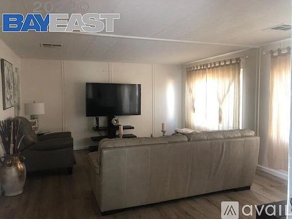 2nd image of 22300 Almaden Blvd