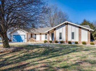 1749 E Camino Alto St, Springfield, MO 65804