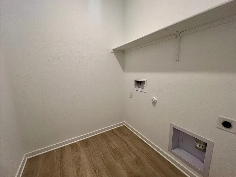 400 Barton Run Dr — Photo 14
