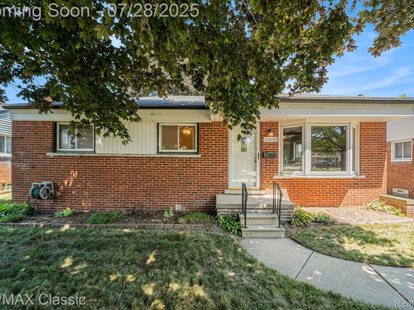 33230 Rosslyn Ave, Garden City, MI 48135