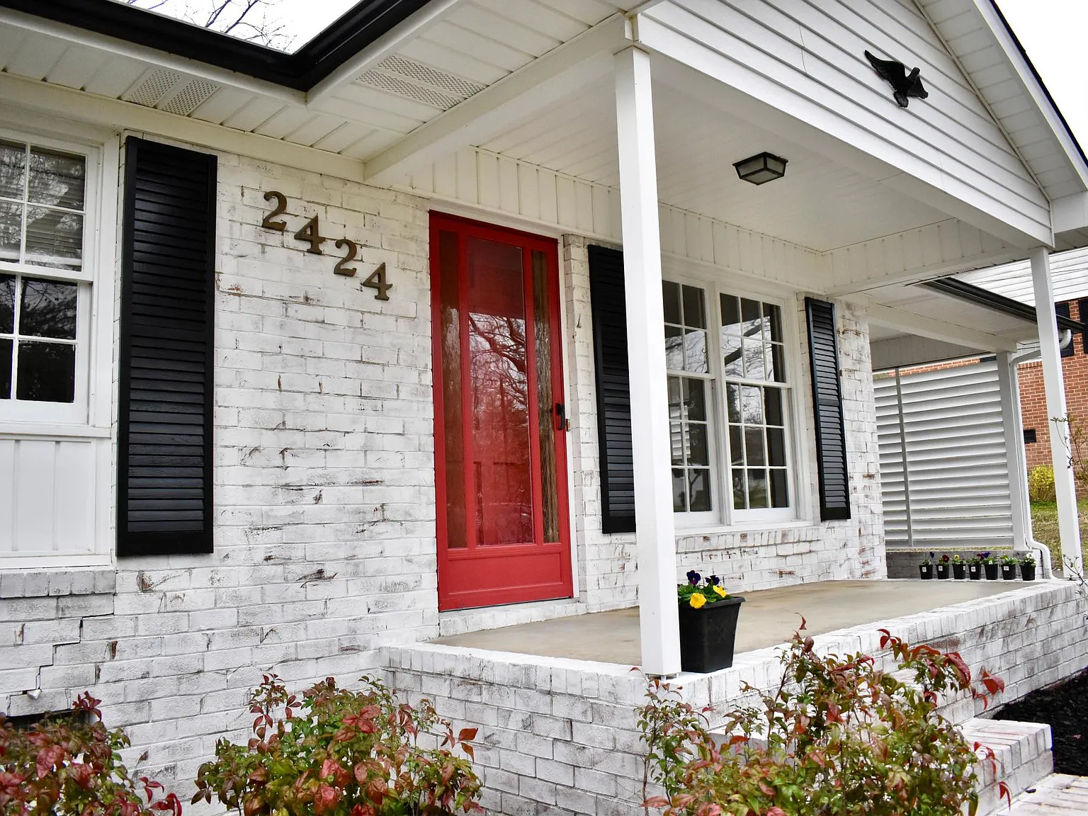 2424 Lindmont Ave — Photo 4