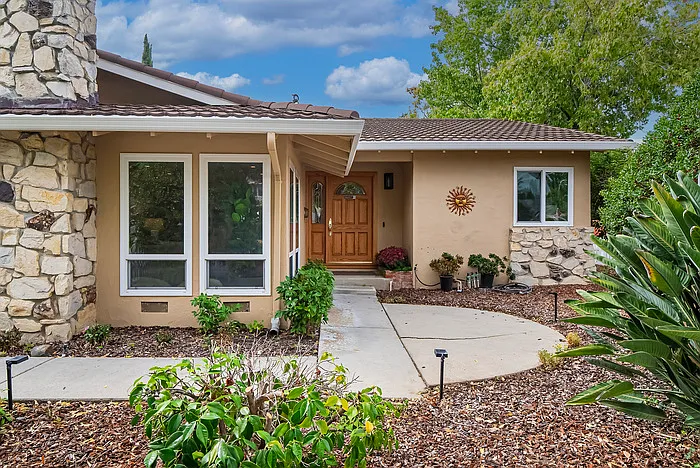 4640 Venice Way photo 1