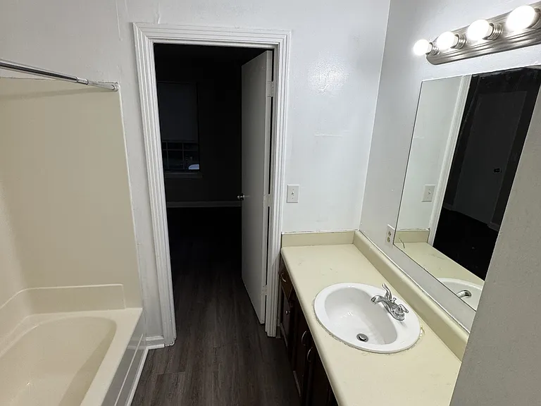 807 Holder Ct — Photo 12