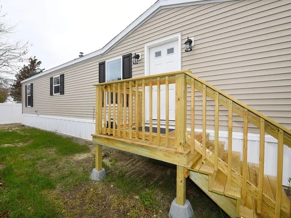 37 Sean Cir, East Wareham, MA 02538