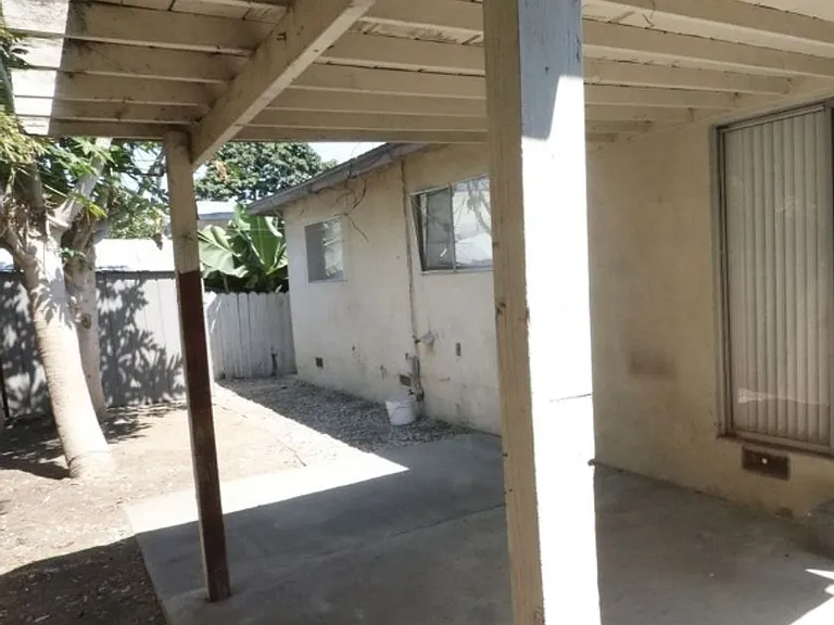 2527 Cedar Ave — Photo 16