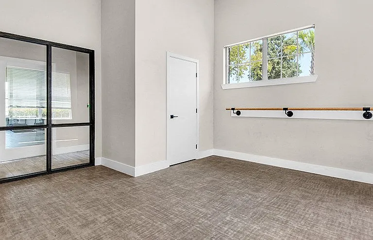 Marcus Pointe Grande Apartment Homes — Photo 33
